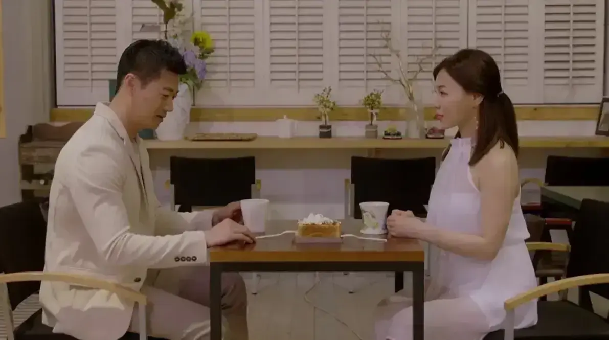 《邻居家妻子》完整版1080P韩语中字高清在线观看-我邻居的妻子电影无删减百度网盘夸克迅雷下载-邻居的老婆资源全收录-高清播放韩影《邻居家妻子》